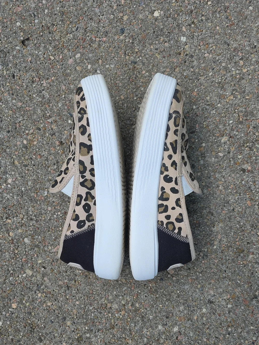 Hey Dude Sunapee Platform With Desert Leopard Print Size 6